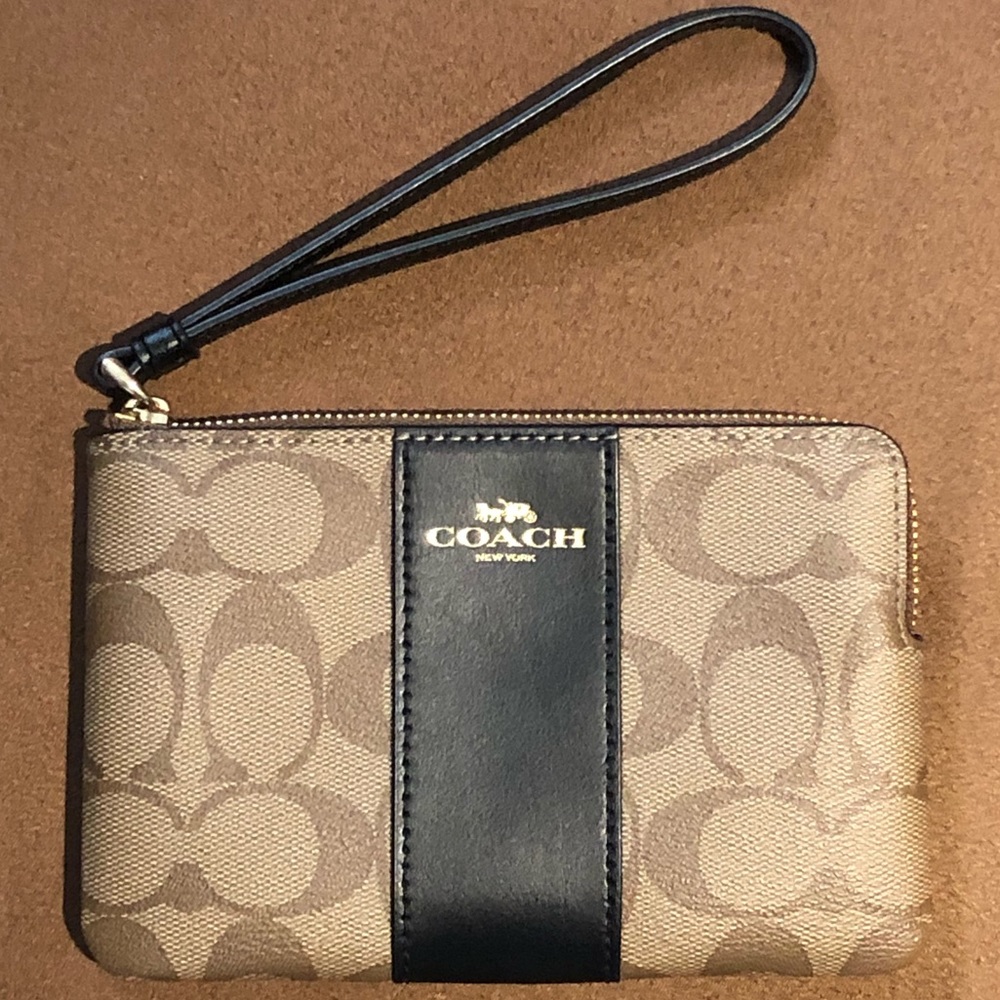 BRAND NEW! Coach Wristlet/Wallet!
